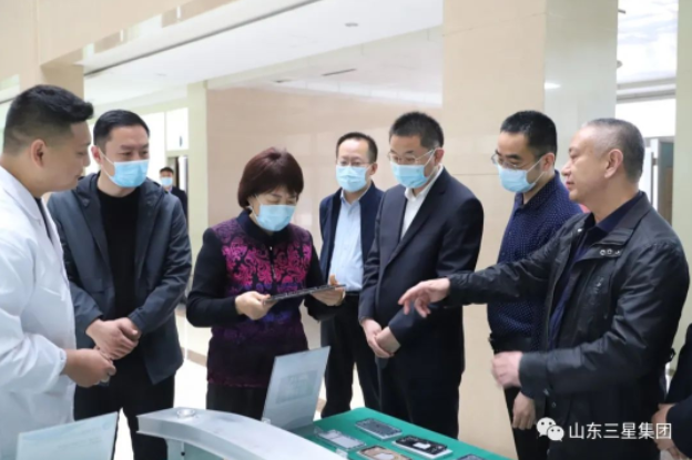 省宏观经济研究院党委书记、院长张中英一行来山东三星集团调研