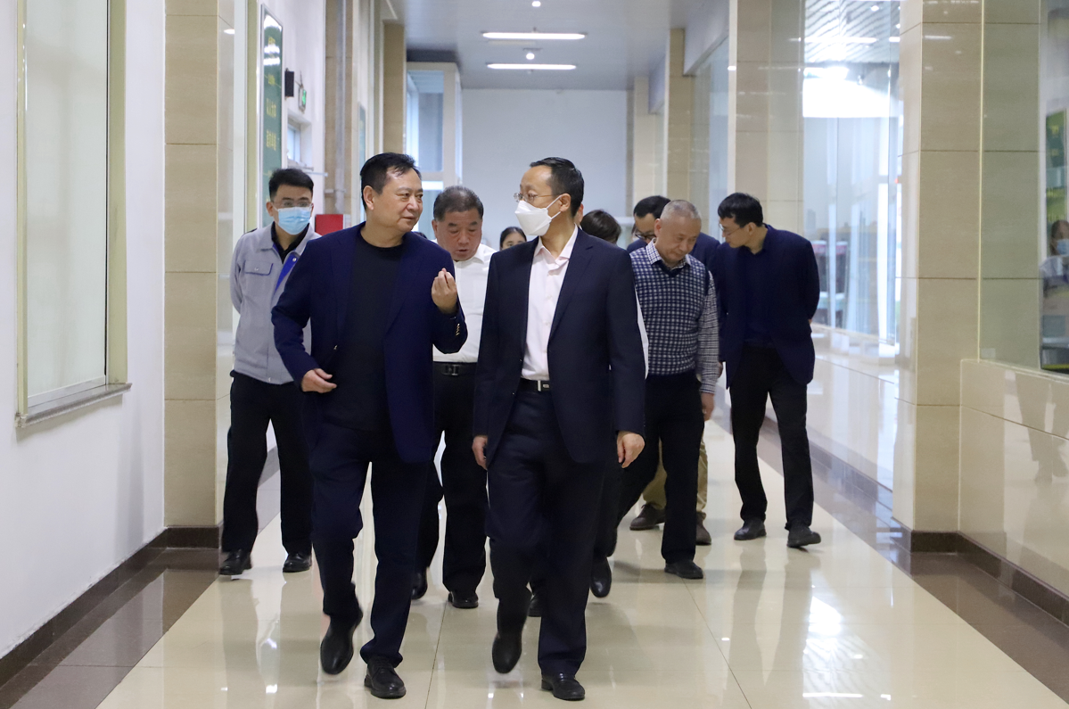 中国信达山东分公司调研组来山东三星集团参观调研