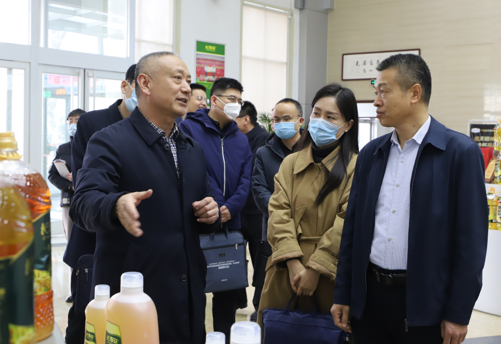 滨州市委政策研究室调研组来山东三星集团调研