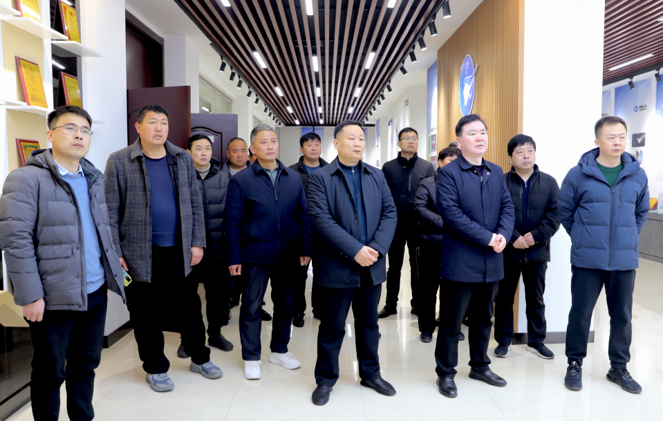 安徽亳州古城镇考察组来山东三星集团学习考察