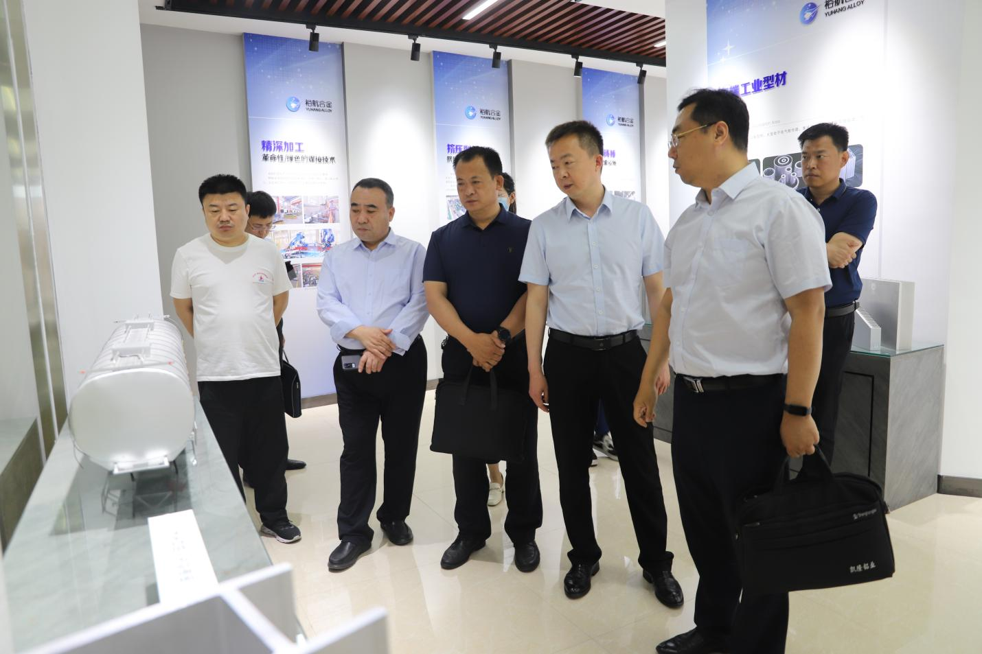 滨州市工业和信息化局副局长雷灿来山东三星集团调研