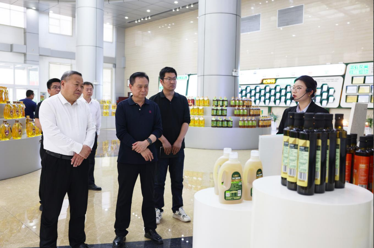 惠民农投集团来山东三星集团学习考察