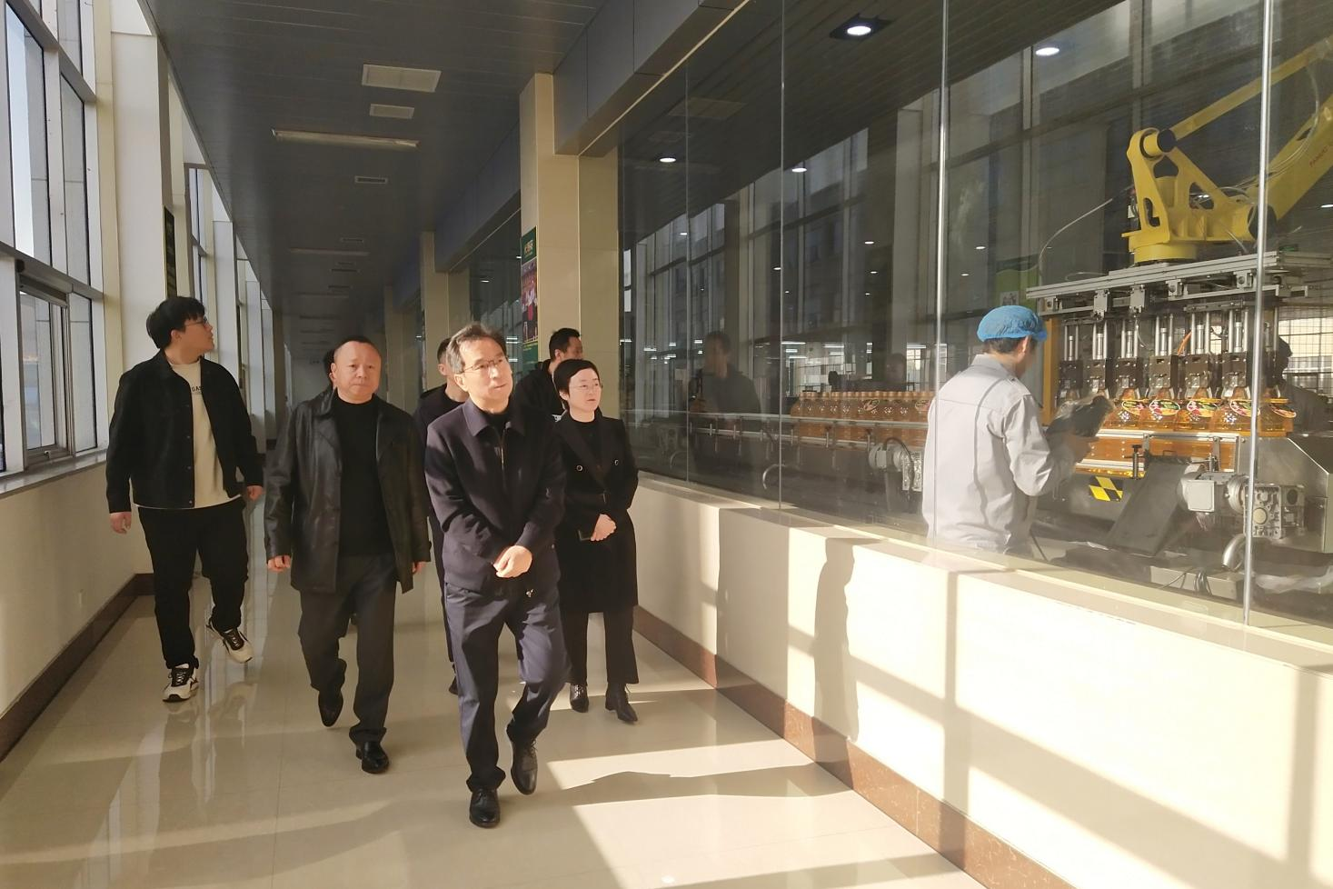 桐庐县副县长申屠群雄一行来桐庐公司调研