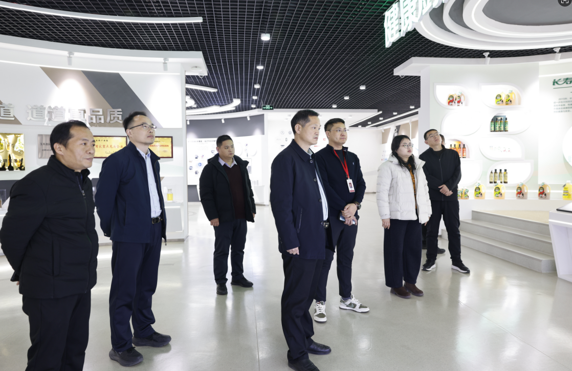 山东“产业第一镇”城镇品牌共创签约会与会代表来山东三星集团参观考察