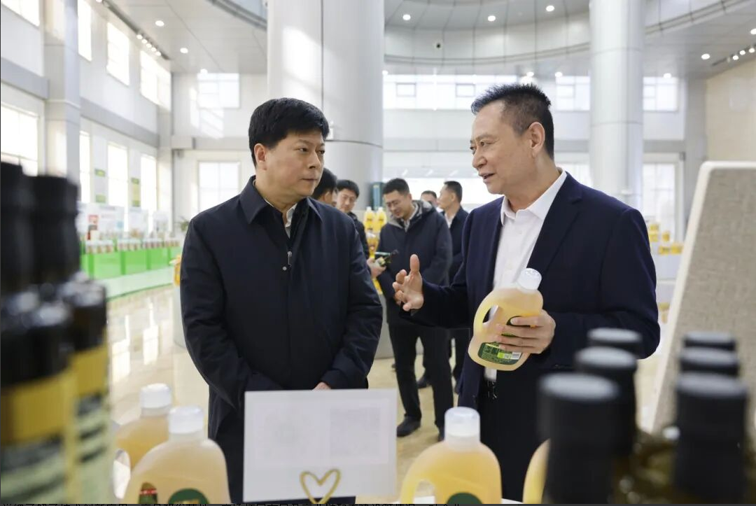 滨州市委常委、常务副市长胡薄来山东三星集团调研