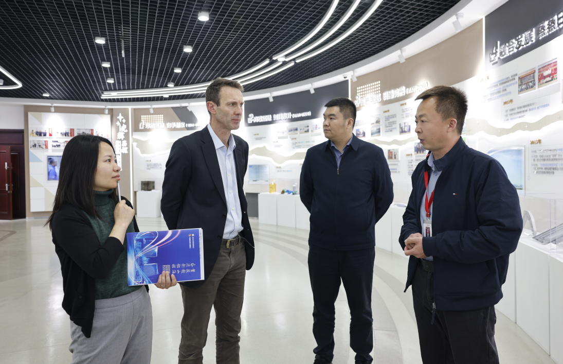 国际铝业协会乔纳森·格兰特秘书长一行来山东三星集团参观交流